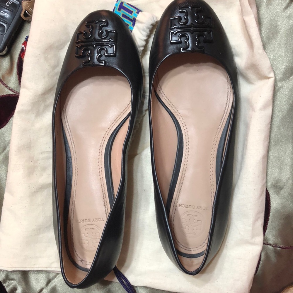 Tory Burch flats in black